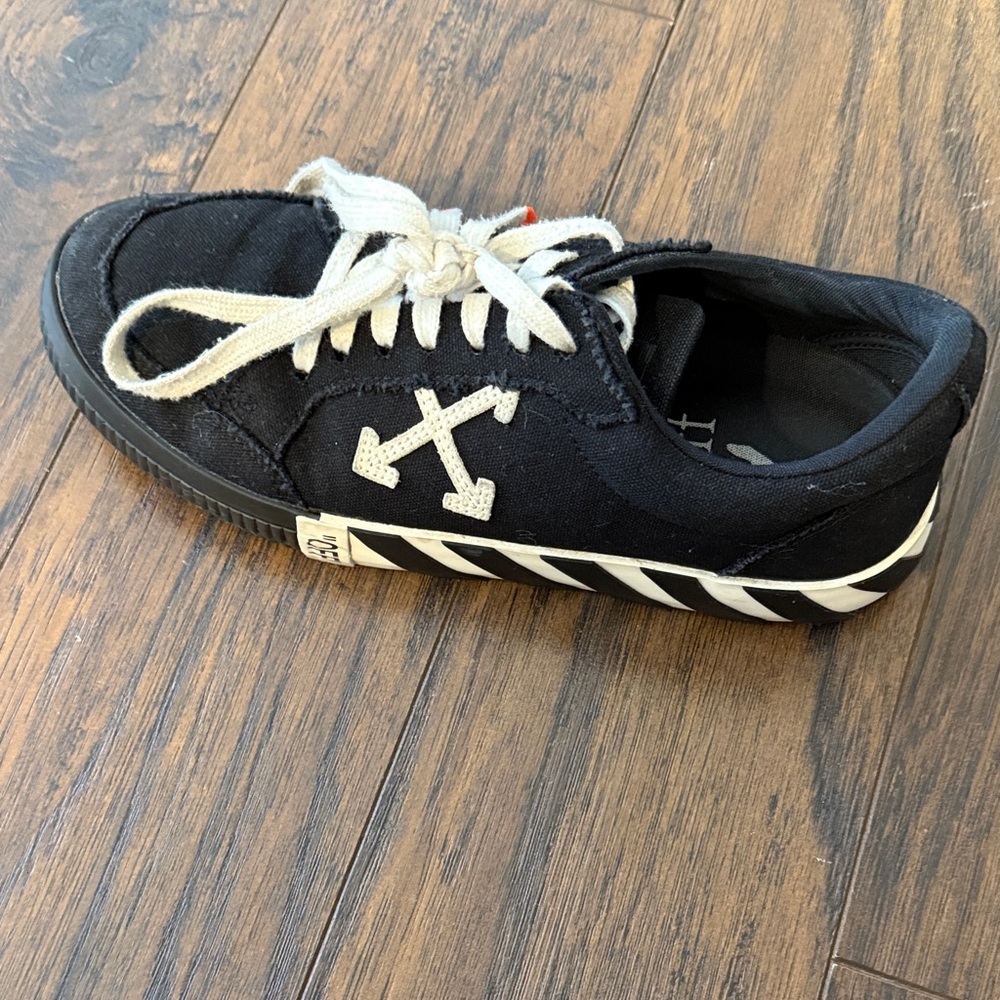 Off-White Black and White Striped Sneakers - Picture 4 of 10